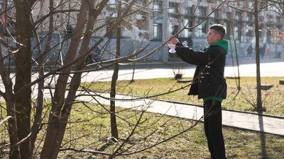 "Не кожен приходить на заходи, але добре, щоб кожен пам’ятав". Як у Чернівцях вшановують пам'ять Героїв Небесної Сотні "Не кожен приходить на заходи, але добре, щоб кожен пам’ятав". Як у Чернівцях вшановують пам'ять Героїв Небесної Сотні