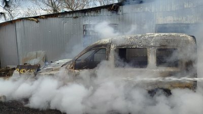 Пожежі, що виникли внаслідок російських обстрілів у Запорізькому районі