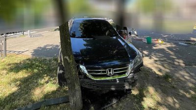 Автомобіль марки "Honda" на місці ДТП. Патрульна поліція Миколаївської області