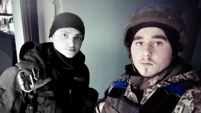 Історія оборонців Маріуполя Глеба Кощеєва та Владислава Соловйова з Кролевця