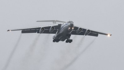 На Луцькому аеродромі здійснив посадку військово-транспортний літак з Мелітополя