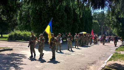 У Сумах поховали старшого солдата Сергія Велієва, який загинув на війні У Сумах поховали старшого солдата Сергія Велієва, який загинув на війні