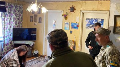 На Житомирщині підприємець переконував своїх клієнтів, що українці самі винні в нападі Росії