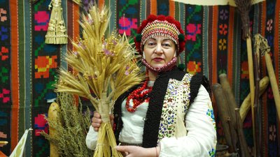 Святковий дідух у житомирських оселях. Історія і виготовлення солом'яного снопа
