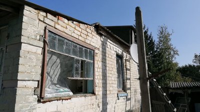 У будинку Олени Білоголової вибило рами й шибки У будинку Олени Білоголової вибило рами й шибки