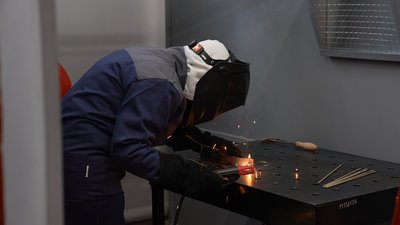 Кропивничанка Яна Матненко вчиться на електрогазозварника