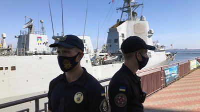 До одеського морвокзалу прибули кораблі НАТО
