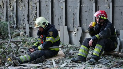 Рятувальники у Києві
