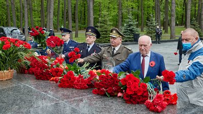 На Харківщині вшановують пам’ять загиблих у Другій світовій війні На Харківщині вшановують пам’ять загиблих у Другій світовій війні