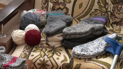 Зв'язала пів сотні шкарпеток для ЗСУ. Історія 90-річної Надії Грицак з Рівненщини Зв'язала пів сотні шкарпеток для ЗСУ. Історія 90-річної Надії Грицак з Рівненщини