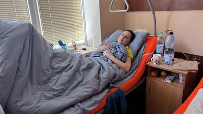 Впала з самоката. Львів'янка потрапила із переломом ноги до лікарні