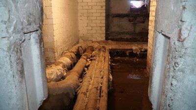 У мікрорайоні Масани в Чернігові ґрунтові води затоплюють підвал-укриття: що кажуть мешканці та комунальники У мікрорайоні Масани в Чернігові ґрунтові води затоплюють підвал-укриття: що кажуть мешканці та комунальники