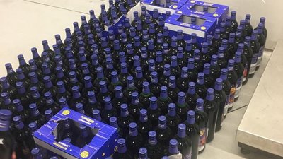 Львівські митники вилучили на кордоні 200 літрів глінтвейну