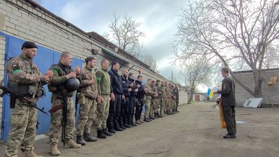 У прифронтовому Миколаєві військові та їхні родини відзначають Великдень