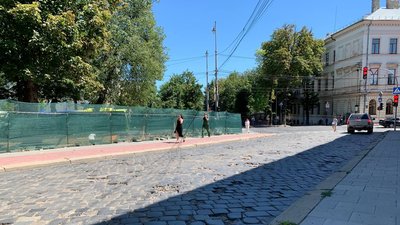 У Чернівцях планують відремонтувати частину вулиці Кафедральна У Чернівцях планують відремонтувати частину вулиці Кафедральна