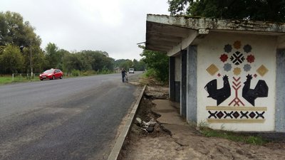Волиняни захищають зупинки з монументальною мозаїкою, які хочуть знести Волиняни захищають зупинки з монументальною мозаїкою, які хочуть знести
