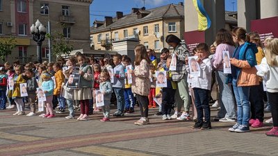 У Рівному, Україні і світі: акція на підтримку вагітної полонянки охопила кілька міст і країн