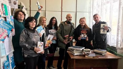 Школярка із Харківщини перемогла у конкурсі відгуків на українські книжки "Читай-пиши" Школярка із Харківщини перемогла у конкурсі відгуків на українські книжки "Читай-пиши"