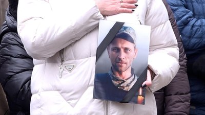 На Житомирщині після кількох місяців пошуків поховали полеглого воїна Романа Богодвида