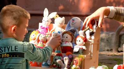 "Сила в єднанні": у Вінниці зорганізували благодійний ярмарок "Сила в єднанні": у Вінниці зорганізували благодійний ярмарок