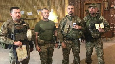 Командувач Сухопутних військ ЗСУ нагородив черкаського спортсмена Командувач Сухопутних військ ЗСУ нагородив черкаського спортсмена