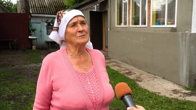 Жителька Тернопільщини все робить ногами: вона народилася без рук Жителька Тернопільщини все робить ногами: вона народилася без рук