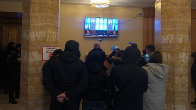 Протест біля Закарпатської ОДА за зниження тарифів: як усе відбувалося Протест біля Закарпатської ОДА за зниження тарифів: як усе відбувалося
