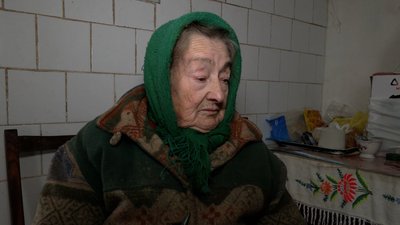 "Все переживемо, аби був мир": як живуть пенсіонерки без світла в прикордонні Чернігівщини "Все переживемо, аби був мир": як живуть пенсіонерки без світла в прикордонні Чернігівщини