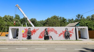 Укриття на пляжі у Чернігові: біля "Золотого берега" встановили мобільне укриття