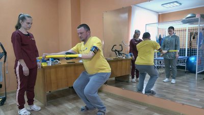 Пекло під Бахмутом, ампутація та нова рука в США: історія військового 14 бригади з Волині Пекло під Бахмутом, ампутація та нова рука в США: історія військового 14 бригади з Волині
