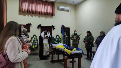 На Херсонщині попрощались з військовим, який помер у зоні ООС