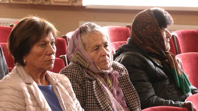 У Надвірній на Франківщині місцеві жителі проголосували за припинення діяльності релігійної громади УПЦ МП У Надвірній на Франківщині місцеві жителі проголосували за припинення діяльності релігійної громади УПЦ МП