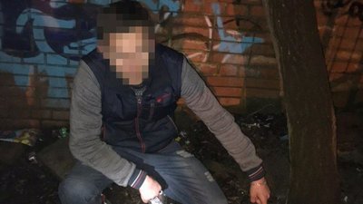 Патрульні поліцейські затримали двох «закладчиків» наркотиків