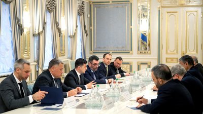 Фахівці з Ірану вивчать можливості України для розшифровки "чорних скриньок" Фахівці з Ірану вивчать можливості України для розшифровки "чорних скриньок"