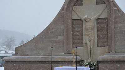 На Тернопільщині глава УГКЦ Святослав Шевчук освятив Ювілейний хрест На Тернопільщині глава УГКЦ Святослав Шевчук освятив Ювілейний хрест