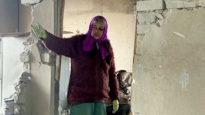 "Я відлетіла, мене завалило". Жительки Слов’янська розказали про удари російськими "Геранями" проти ночі 10 квітня "Я відлетіла, мене завалило". Жительки Слов’янська розказали про удари російськими "Геранями" проти ночі 10 квітня