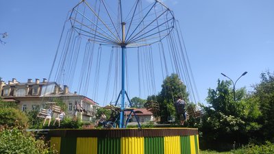Екзотичні дерева, розваги та прочесані газони — що варто знати житомирянам перед прогулянкою у міських парках Екзотичні дерева, розваги та прочесані газони — що варто знати житомирянам перед прогулянкою у міських парках