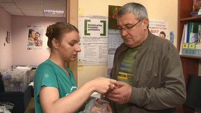 Іноземні лікарі консультують українців Іноземні лікарі консультують українців