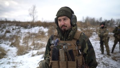 "Щоб зброя не застоювалась": як тренуються воїни на Сумщині "Щоб зброя не застоювалась": як тренуються воїни на Сумщині