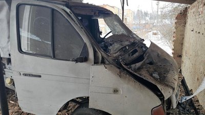 Атака на Семенівку: росіяни FPV-дроном на оптоволокні вдарили по підприємству