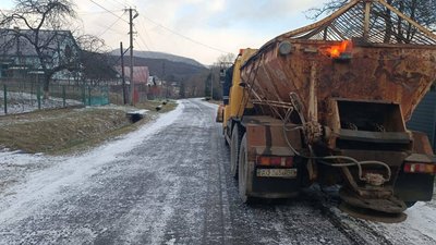 Мокрий сніг, негода, Закарпаття, робота на дорогах, сніг