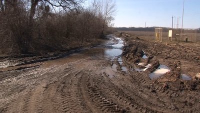 Ні проїхати, ні пройти: на Черкащині люди скаржаться на погану дорогу
