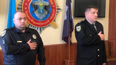 Новобранці прикарпатської поліції склали присягу на вірність народові України Новобранці прикарпатської поліції склали присягу на вірність народові України