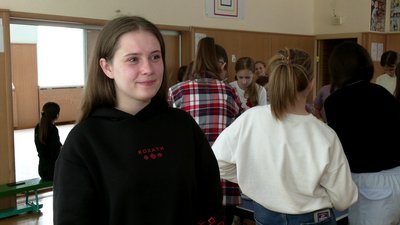 Як у Рівному школярі разом з волонтеркою готували сухі супи на передову Як у Рівному школярі разом з волонтеркою готували сухі супи на передову