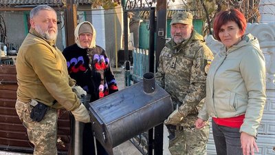 Офіцери вінницької 59-ої бригади імені Якова Гандзюка привезли в деокуповані села допомогу