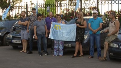 Волиняни до Дня кримськотатарського прапора влаштували автопробіг Волиняни до Дня кримськотатарського прапора влаштували автопробіг