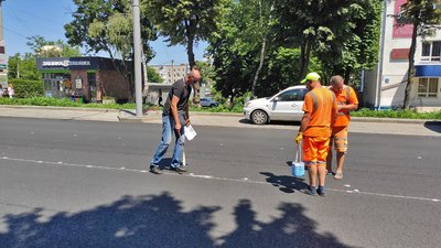 На проспекті Волі в Луцьку – нові дорожні знаки На проспекті Волі в Луцьку – нові дорожні знаки