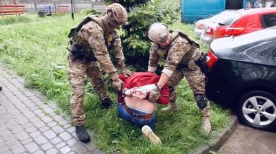 Ошукав більше 50 людей. Затримали франківця, який роками видурював гроші