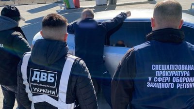 На Хмельниччині оголосили підозру у зловживанні впливом двом людям