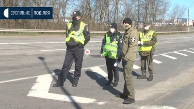 Сотні автівок та температурний режим: яка ситуація на Хмельницьких блокпостах
